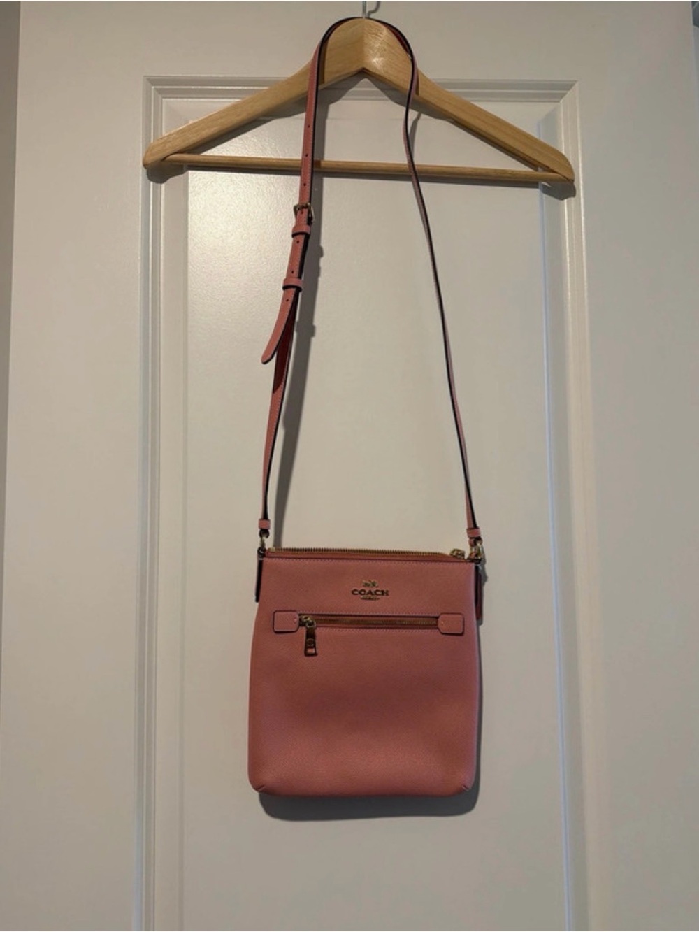 Coach pink crossbody bag, great condition